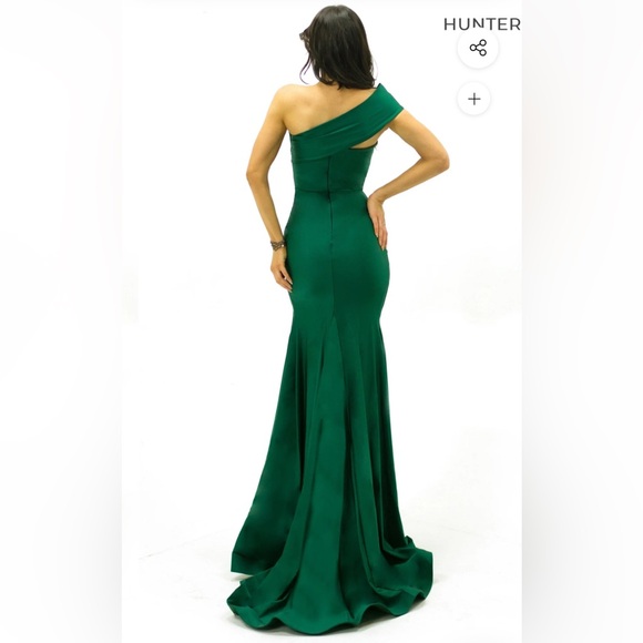 JESSICA ANGEL DRESS Let the graceful silhouette and attention - Picture 3 of 12